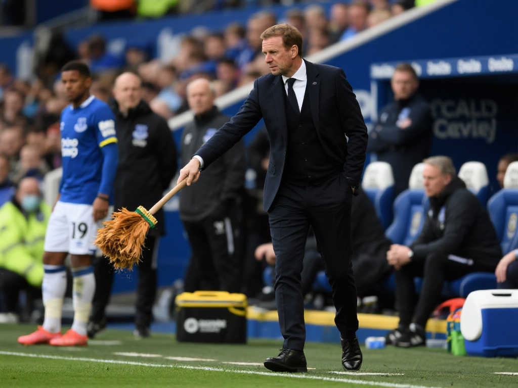 缩防守战术 缩防守战术