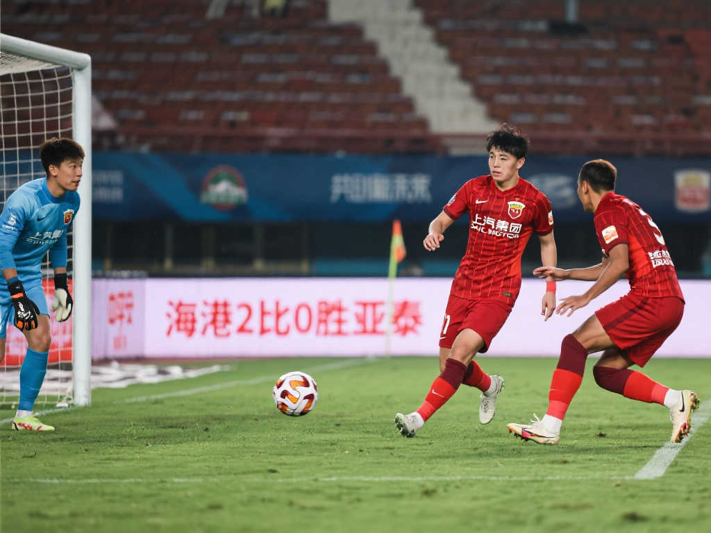 詹姆斯将继 詹姆斯将继